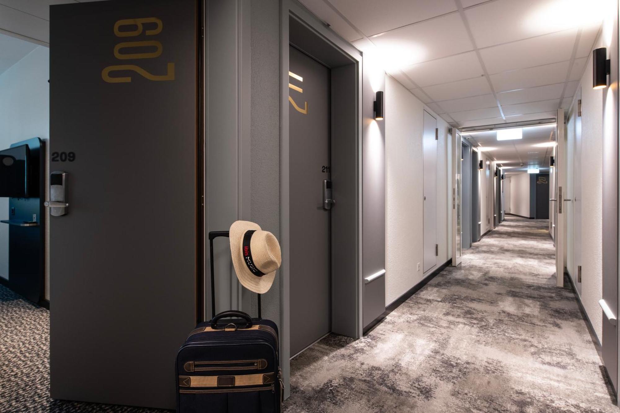 Ibis Lausanne Centre Esterno foto