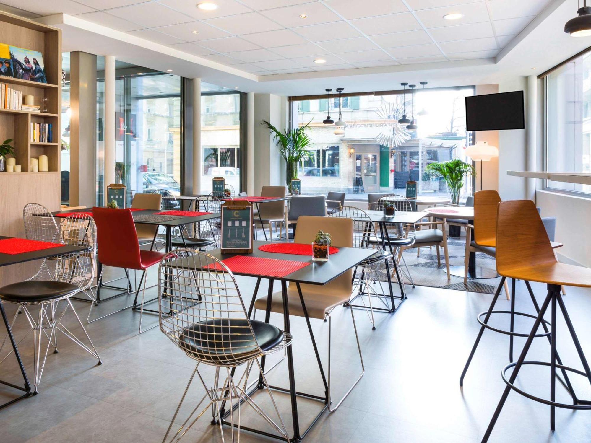 Ibis Lausanne Centre Esterno foto