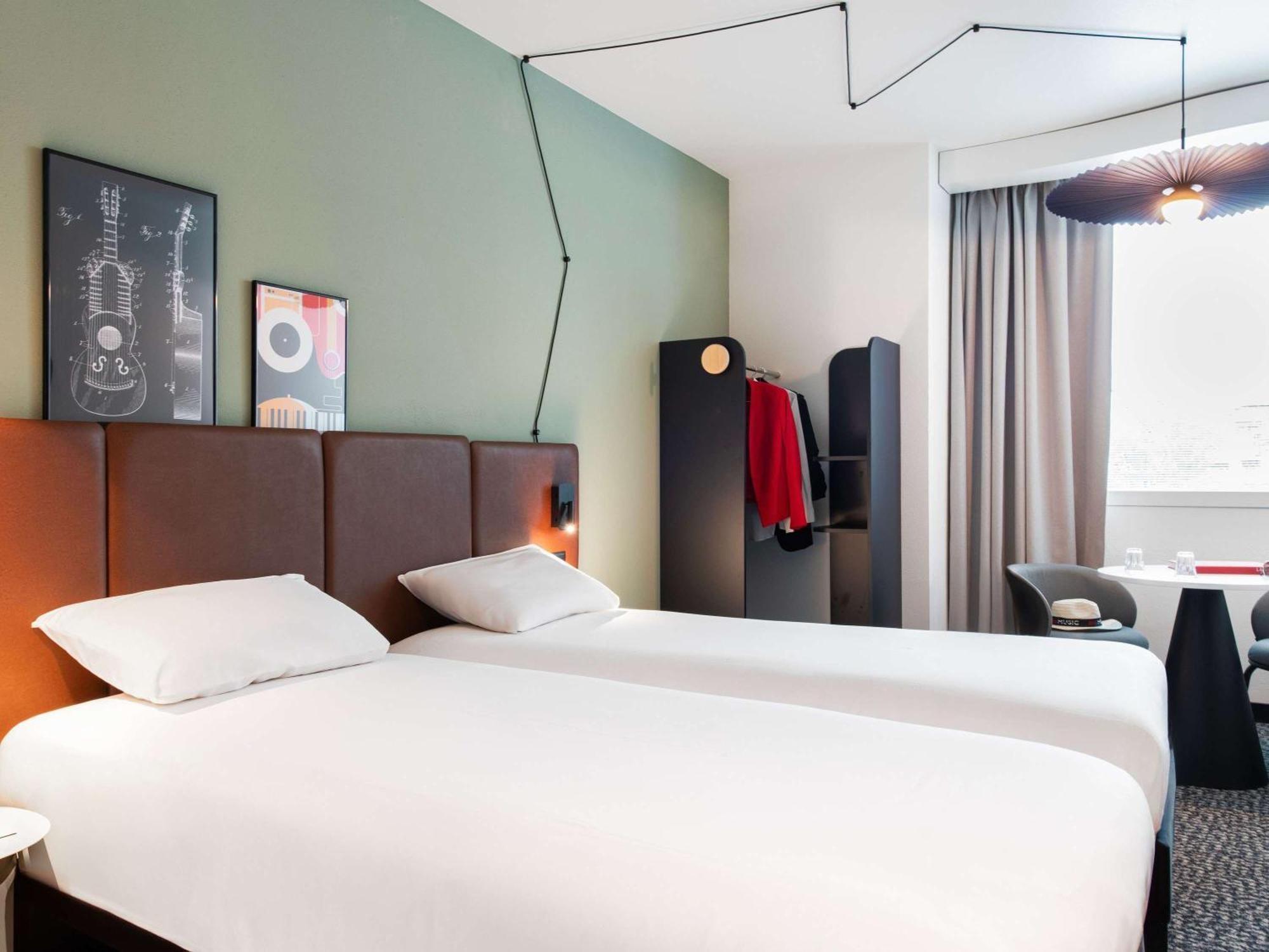 Ibis Lausanne Centre Esterno foto