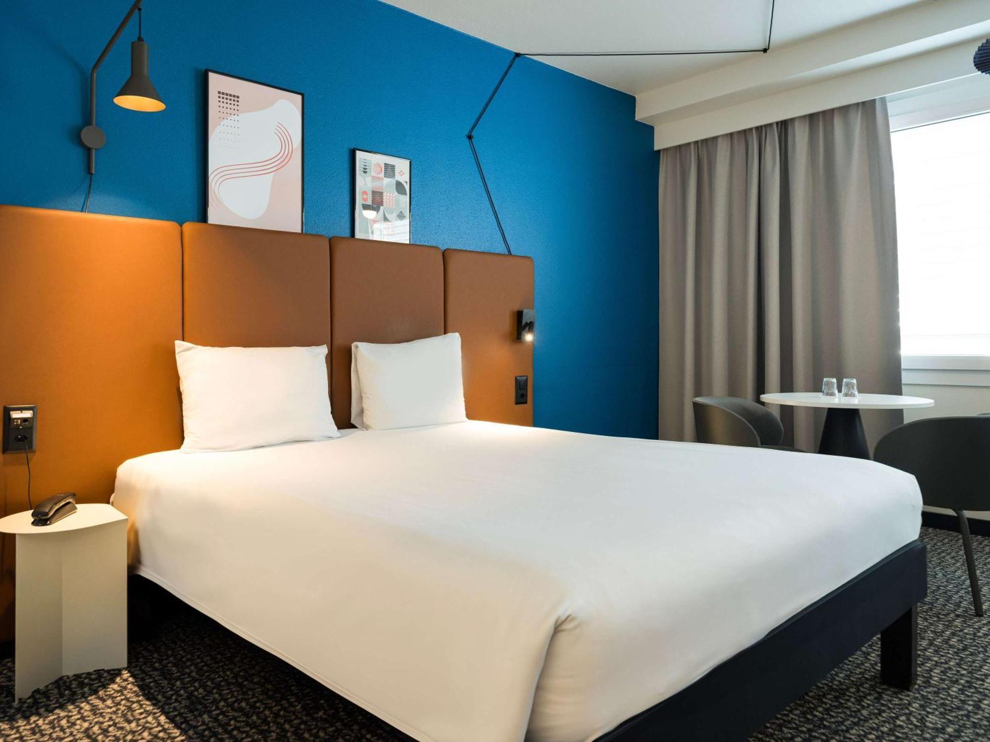 Ibis Lausanne Centre Esterno foto