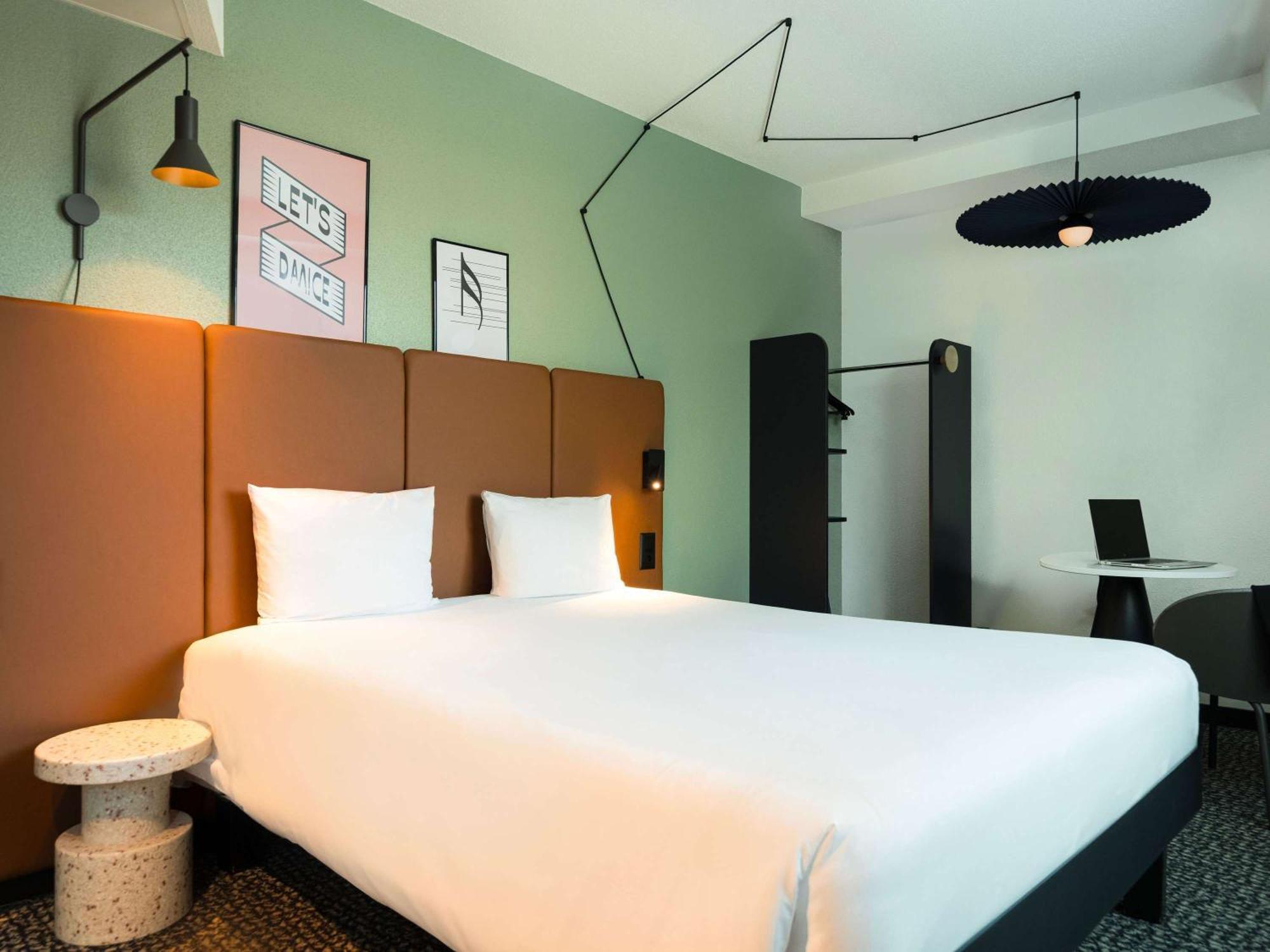 Ibis Lausanne Centre Esterno foto