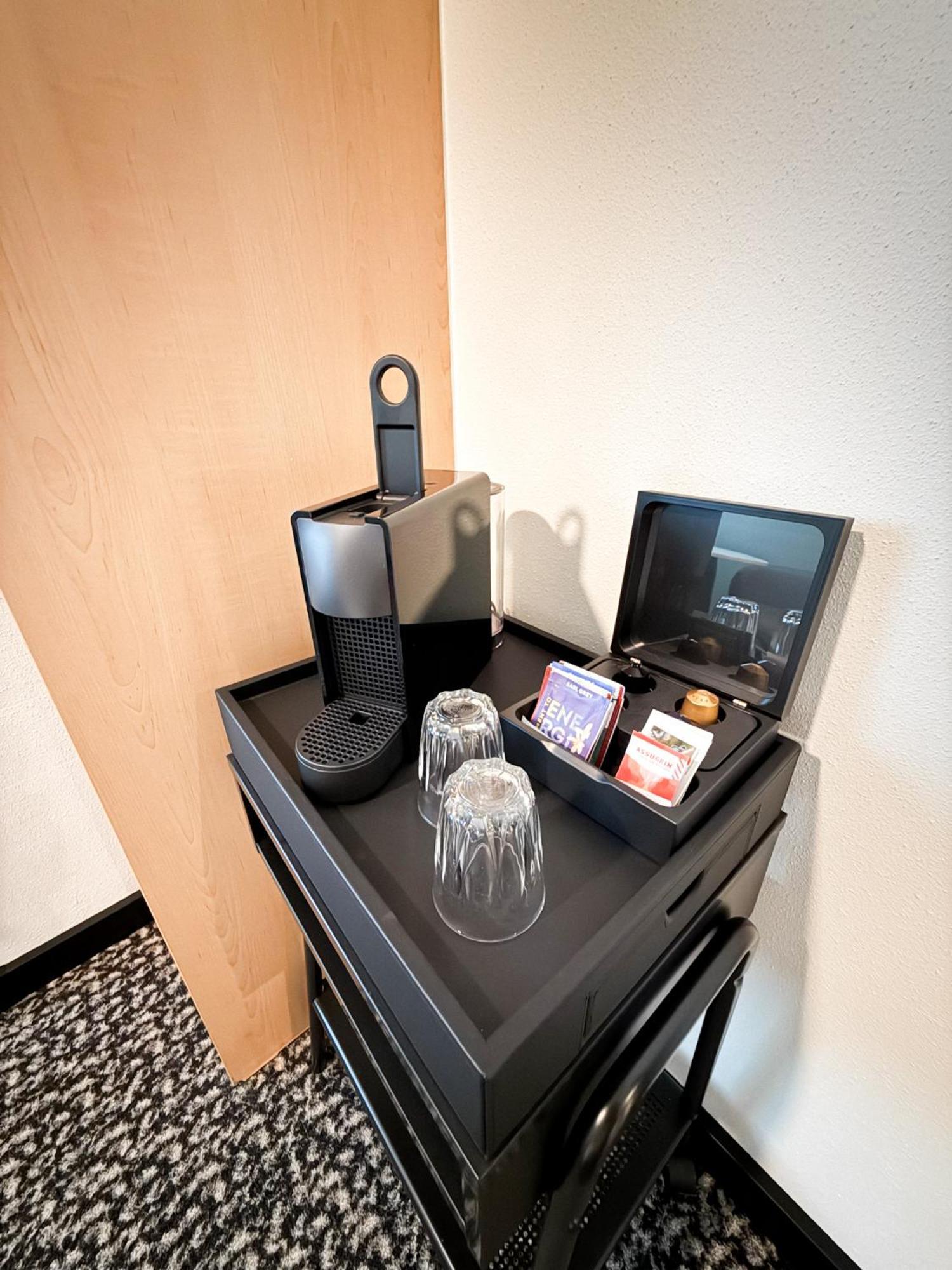 Ibis Lausanne Centre Esterno foto
